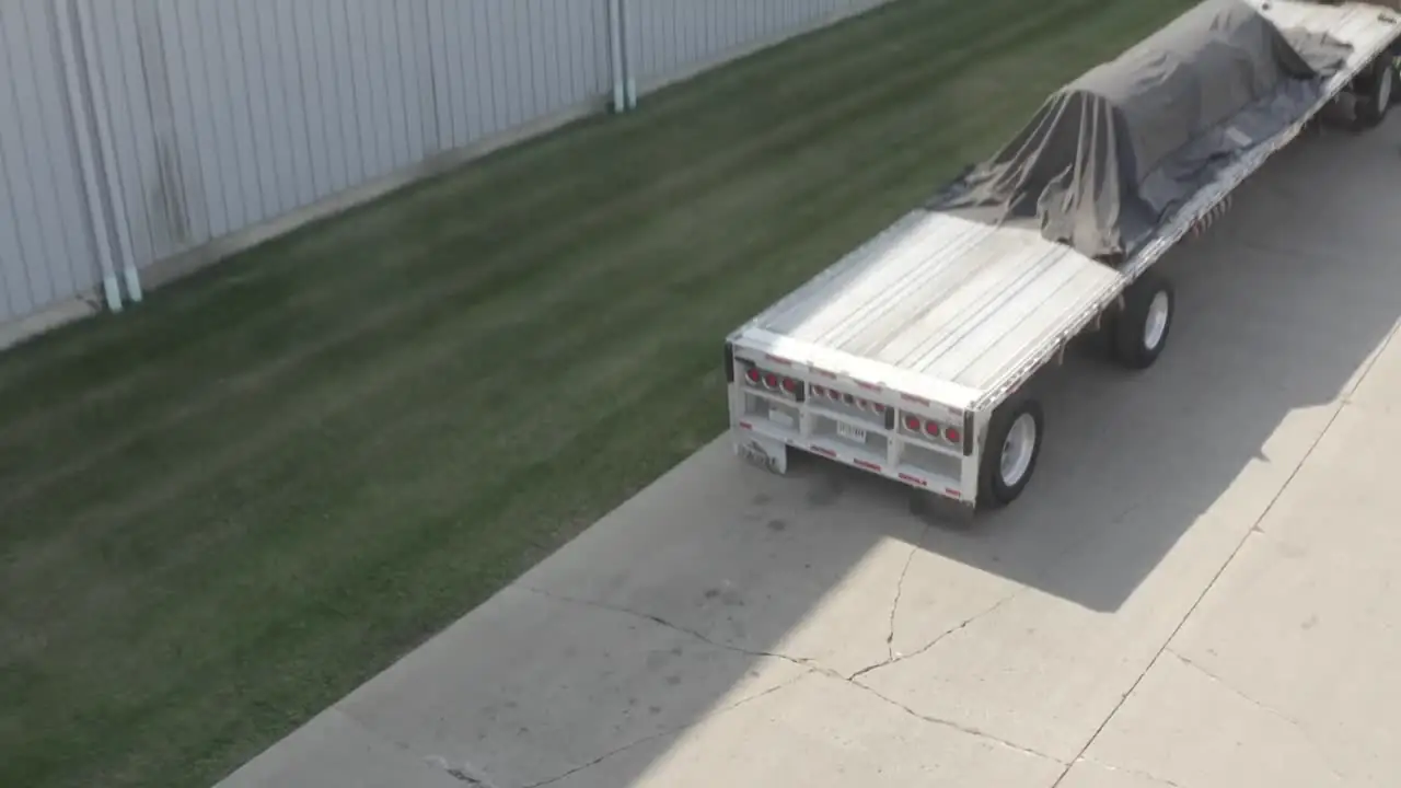 Tarped Grid-Line flatbed, from the air